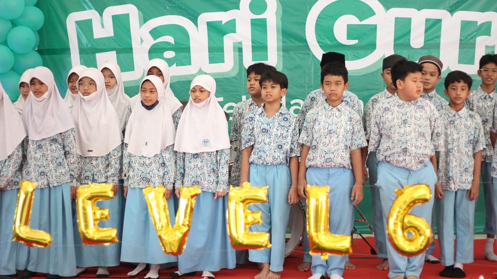 Persembahan Hari Guru SD Al Muslim 2022