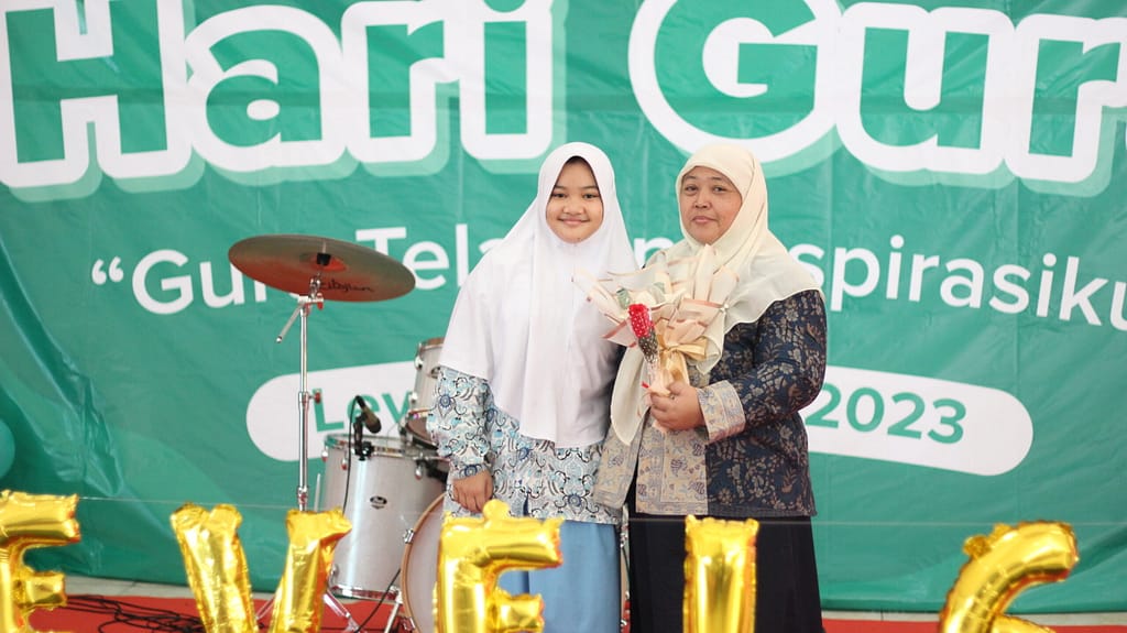 Persembahan Hari Guru SD Al Muslim 2022