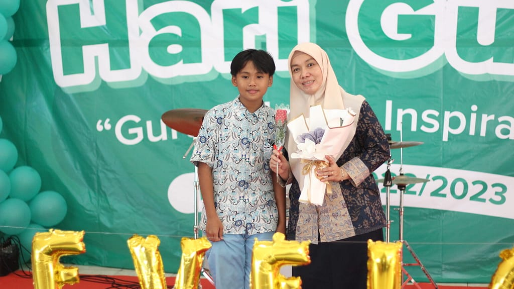 Persembahan Hari Guru SD Al Muslim 2022