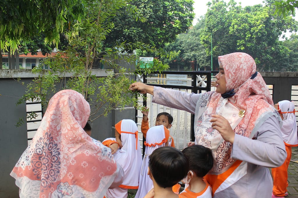 Gerakan Menanam Satu Juta Pohon PG-TK Al Muslim