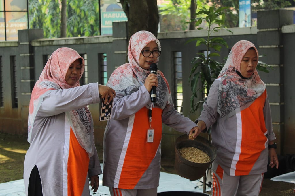 Gerakan Menanam Satu Juta Pohon PG-TK Al Muslim