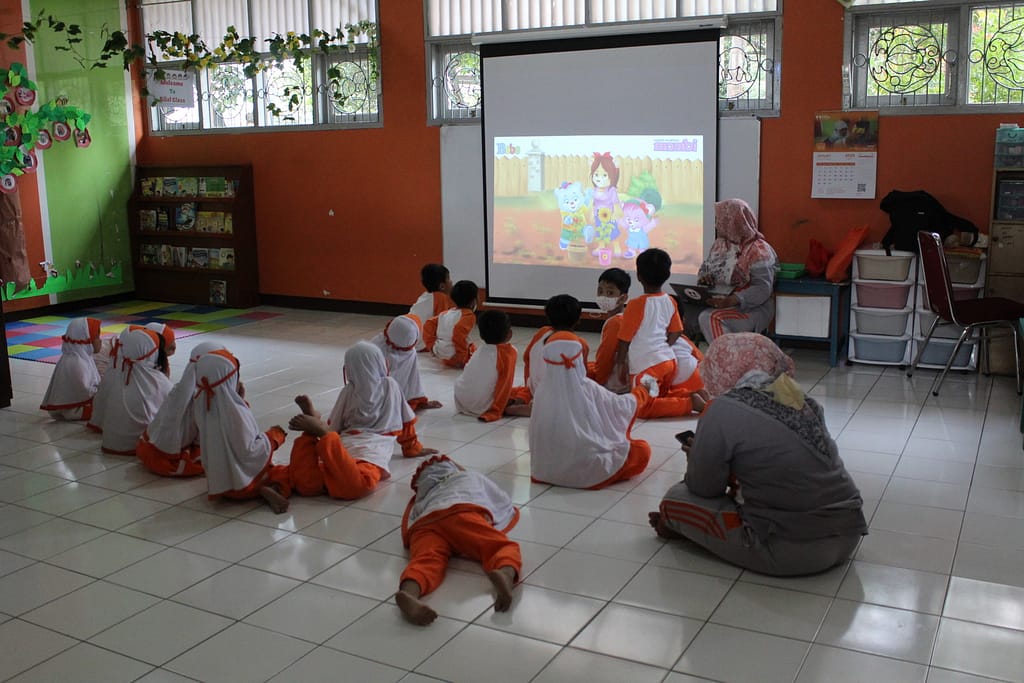 Gerakan Menanam Satu Juta Pohon PG-TK Al Muslim