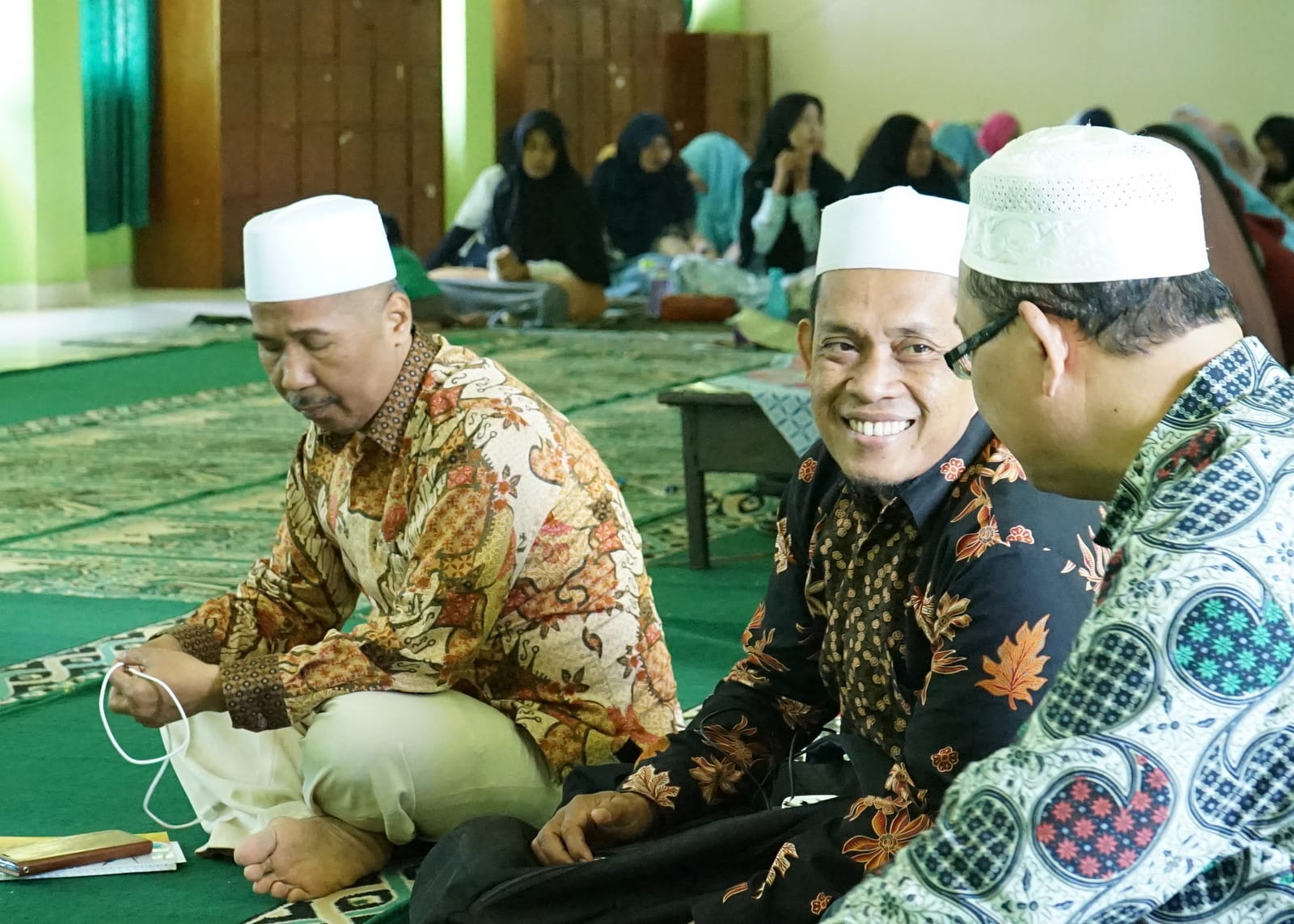 Bedah Buku dan Pengajian Bulanan