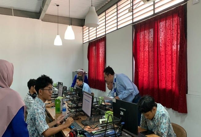 Pelaksanaan TOEIC 2023 SMK Al Muslim